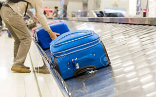 How long does it take for luggage to arrive at the baggage claim?